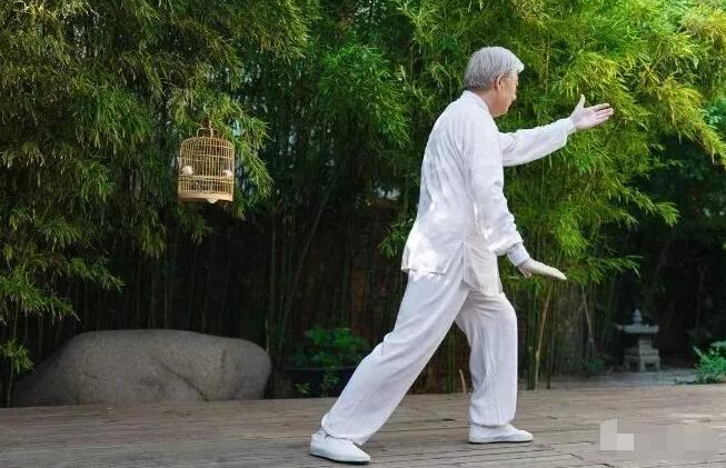 暑去凉来,立秋之后该如何养生? 早起锻炼的老人
