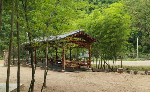 休闲游玩好去处——安吉以琳山庄 安吉以琳山庄的凉亭
