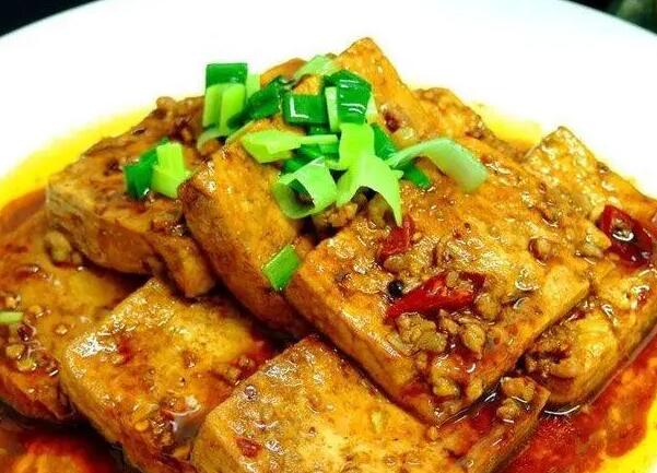 白起肉烧豆腐