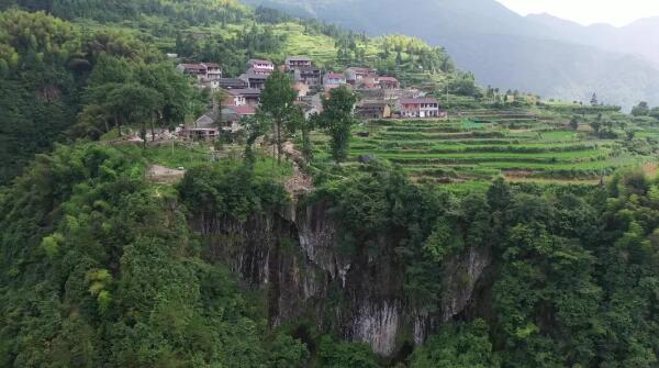 悬崖村成为“世外桃源”,地质帮了大忙! 悬崖村美景