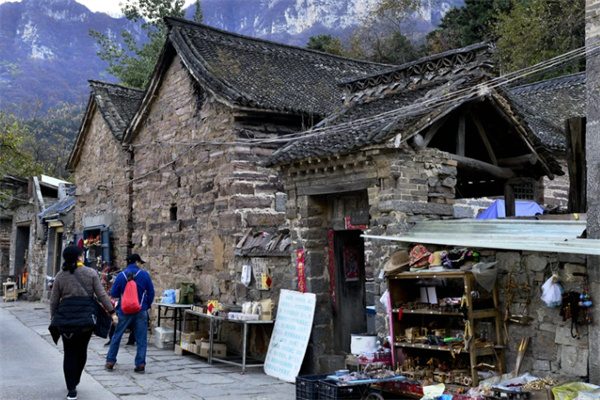 绝壁之上的村庄,这份壮丽就在郭亮村! 郭亮村村庄