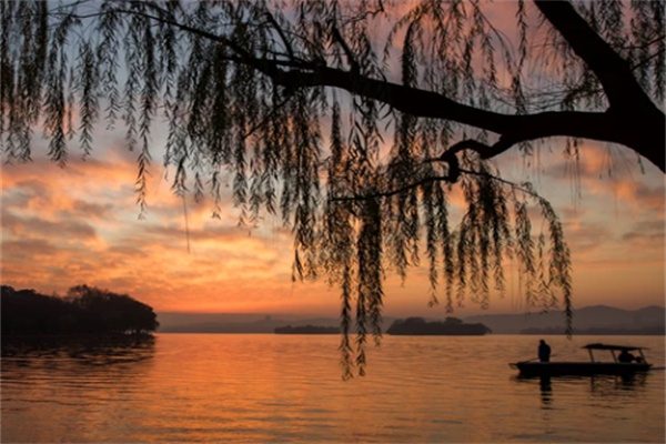 莫干山Anadu庄园,网红轻奢酒店的完美周末体验 湖景