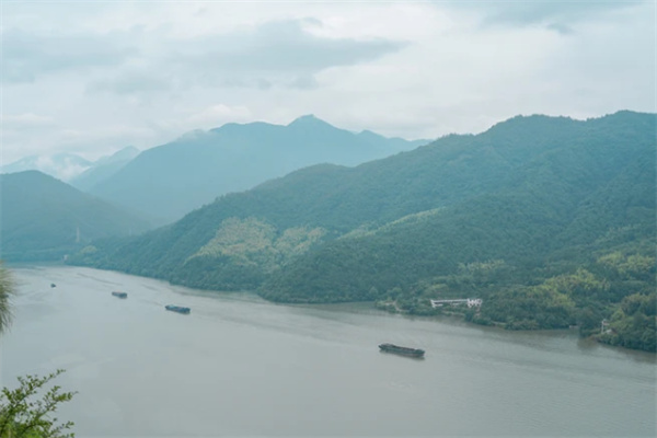 富春山水间的历史回响——桐庐严子陵钓台之旅 小三峡