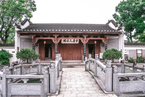 烟雨江南中的世外桃源,探寻深澳古村的诗意与宁静 古村祠堂