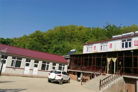 冰峪沟庆洋山庄 冰峪沟庆洋山庄全景