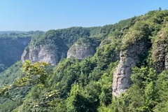 巍峨的山