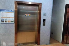电梯