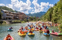 悬崖玻璃漂流与河道漂流双体验,解锁夏日刺激新维度 漂流