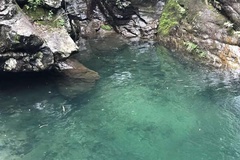 清澈泉水