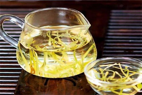 金银花 冲泡的金银花茶