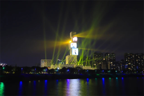 三龙湾夜游,感受佛山水韵与灯光之美 三龙湾夜景