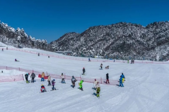 冬季,来邂逅大明山的冰雪奇缘 大明山滑雪场