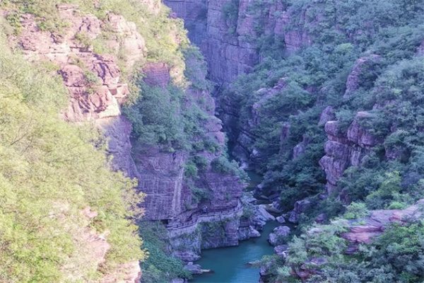 云台山之美:峻岭云雾与神话传说的奇幻之旅 云台山峡谷