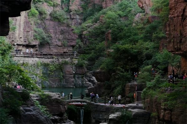 云台山之美:峻岭云雾与神话传说的奇幻之旅 云台山景色