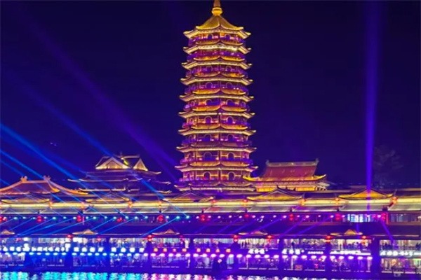 假古镇里的真体验——探索浙江太湖古镇的魅力 灯光秀