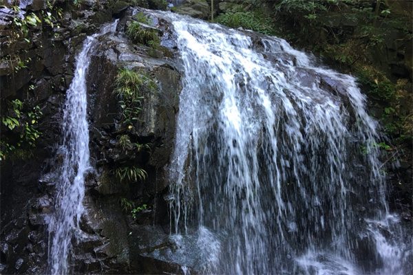 探秘藏龙百瀑景区,自然奇观与人文魅力的完美融合 瀑布