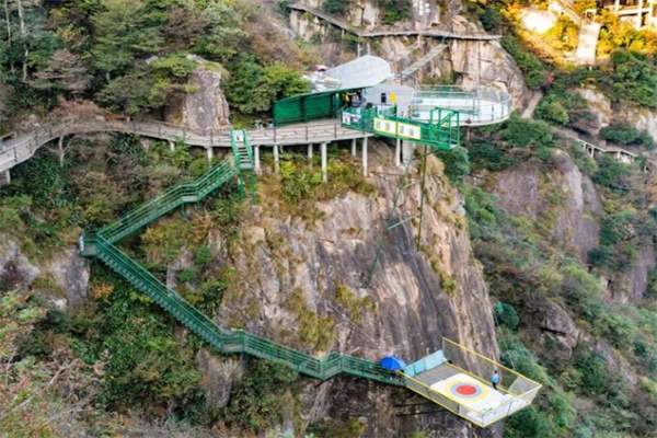 来云上草原,体验一次高山极限运动吧! 蹦极