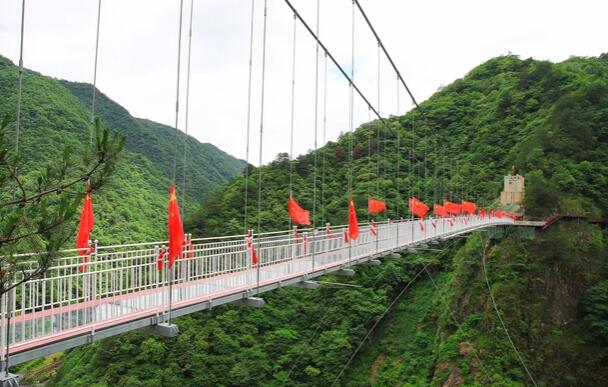 江南小九寨——美丽太湖源 玻璃桥