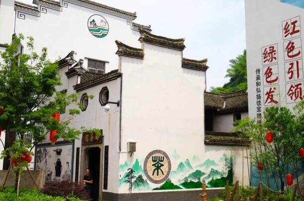 逛石门古街,感受古色古香的岁月风情 石门老街墙面彩绘