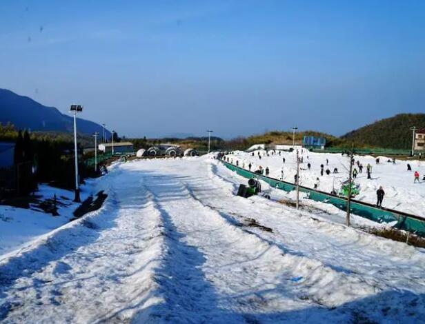 雪域飞行:畅游江南天池滑雪场的精彩之旅 天池滑雪滑道