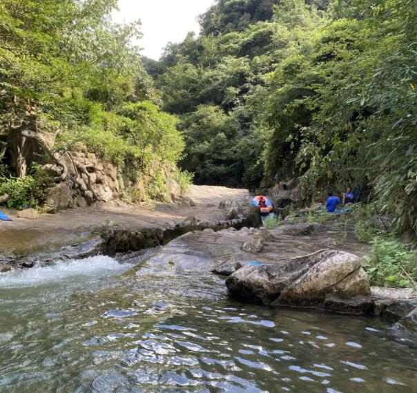 三天两晚安吉暑期漂流攻略(下) 漂流途中