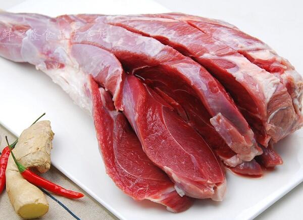 阿鲁科尔沁羊肉 新鲜的羊腿肉