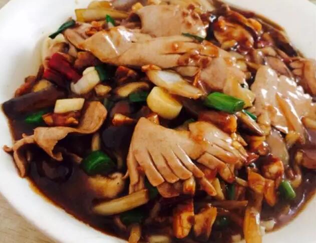 游客心中的安吉是个满足 辣椒炒肉片