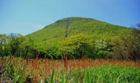 三月里来踏青啦! 蓝天青山